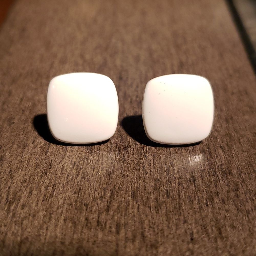 White Block Square Pierced Earrings.